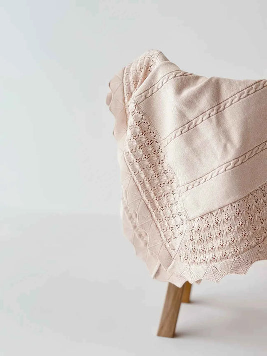 Copertina in Piquet con Dettagli Ricamati in cotone leggero