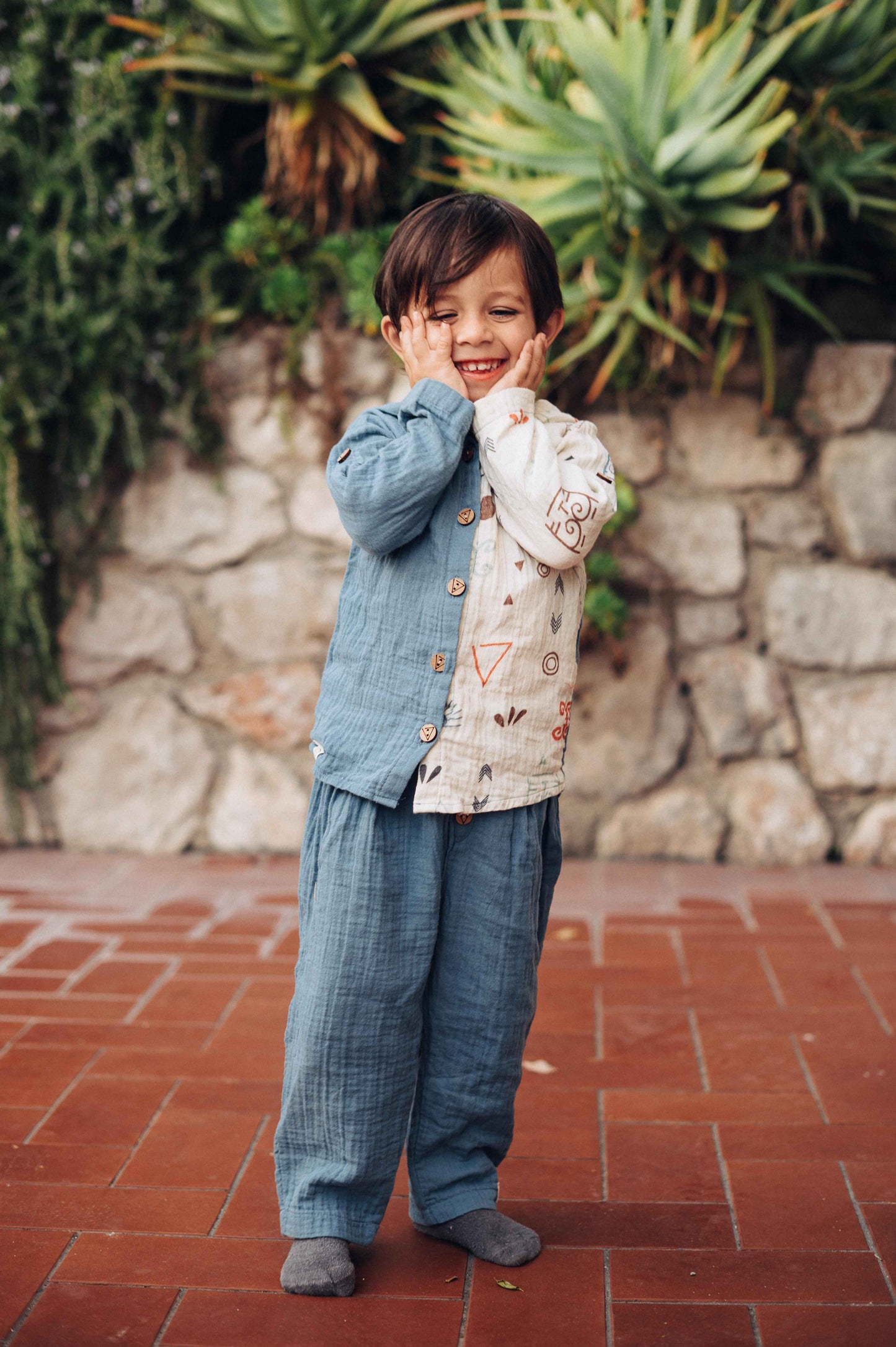 Completo bimbo camicia con cappuccio e pantaloni