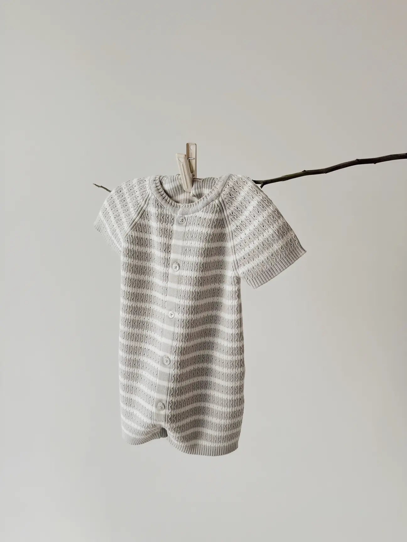 Tutina Estiva in Maglia a Righe Neutre per Neonato