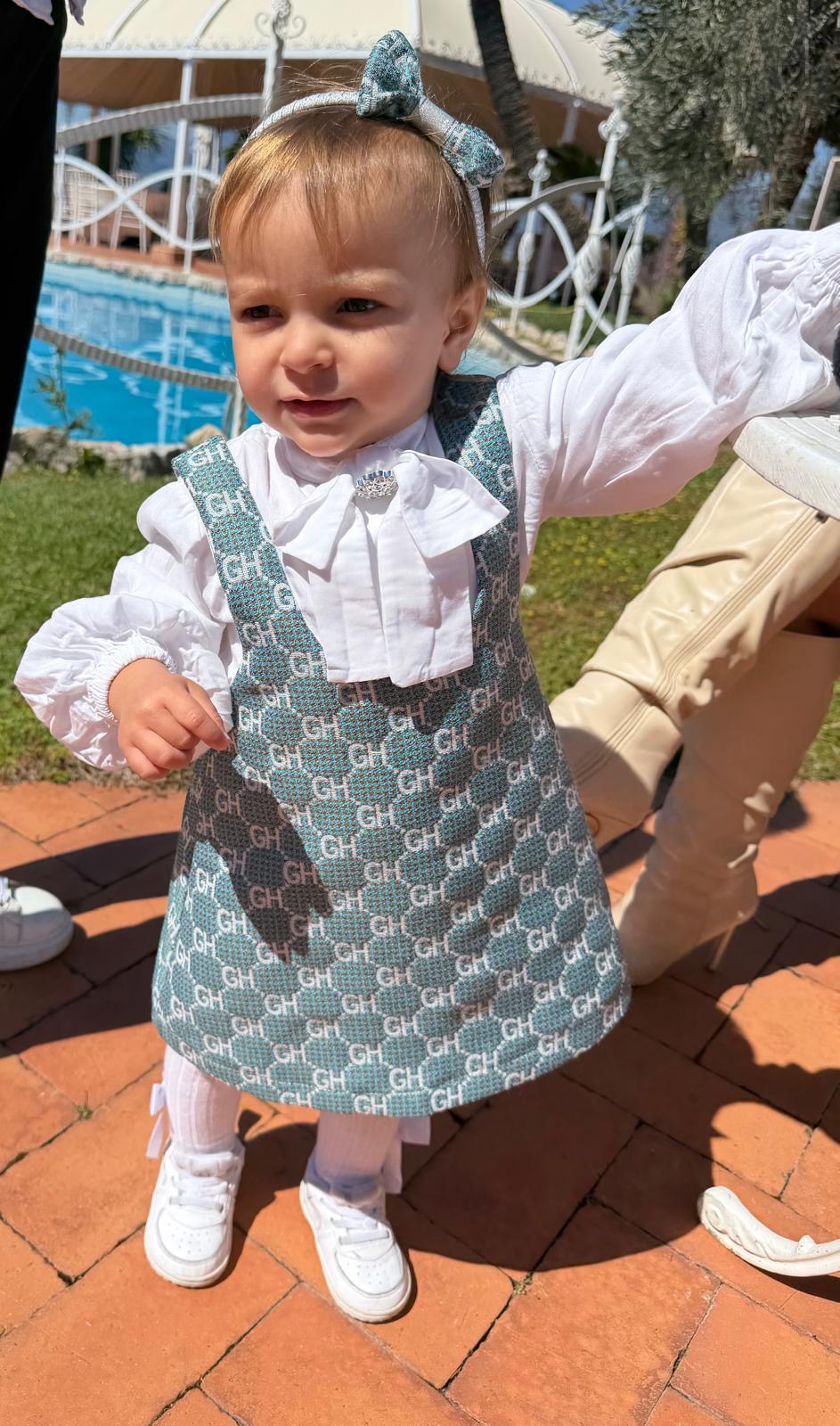 Vestido de niña con camisa y diadema