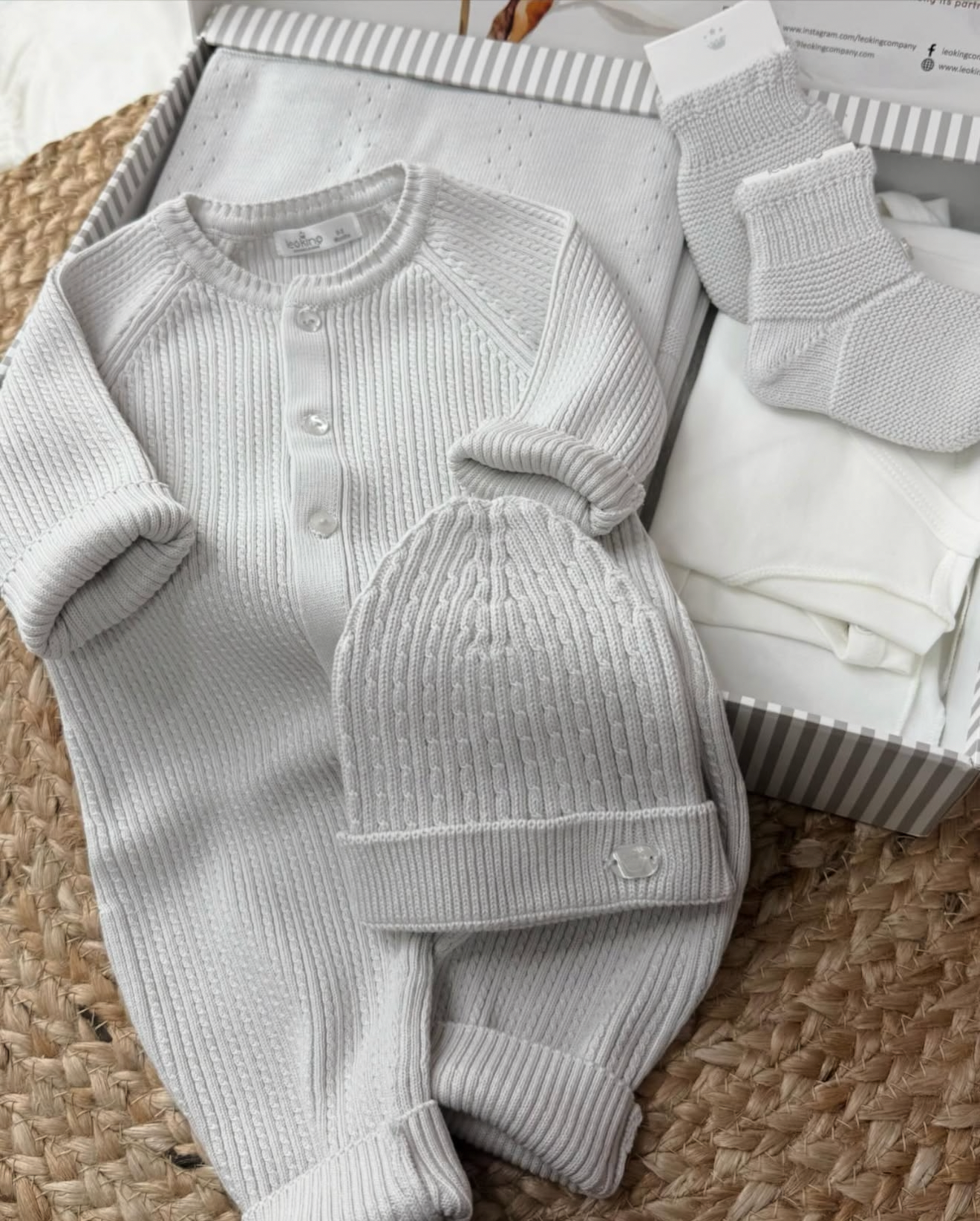 Tutina con cappellino unisex