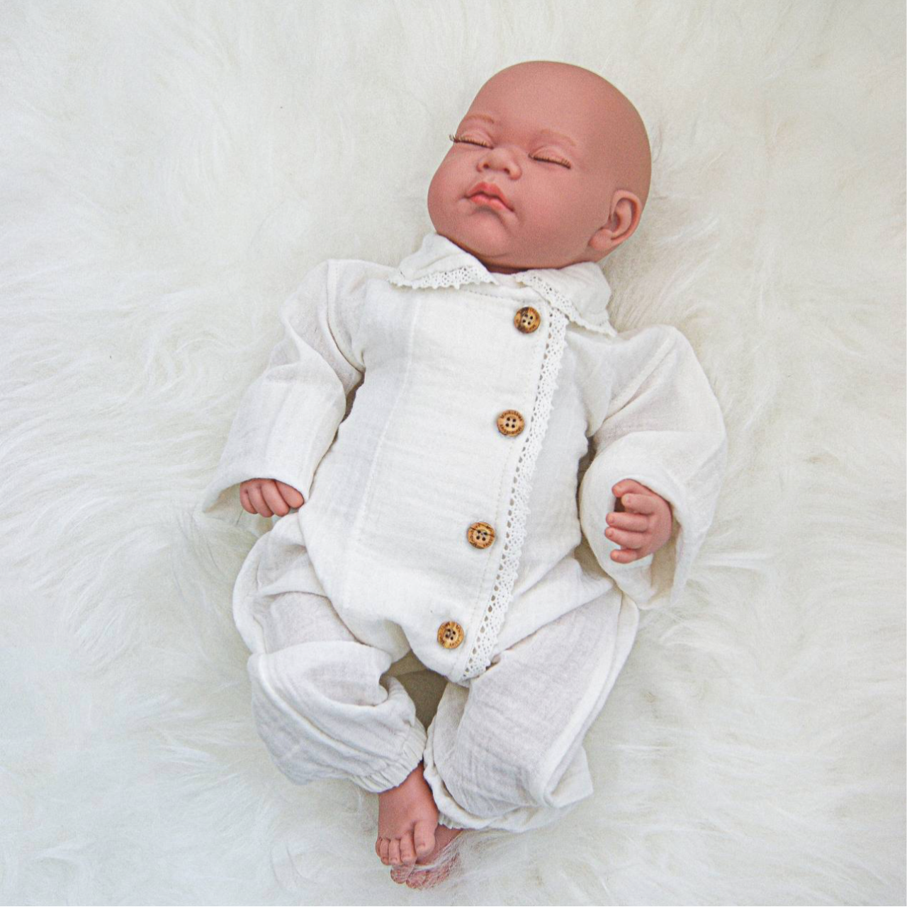 Tutina in mussola di cotone - ricamo in pizzo unisex