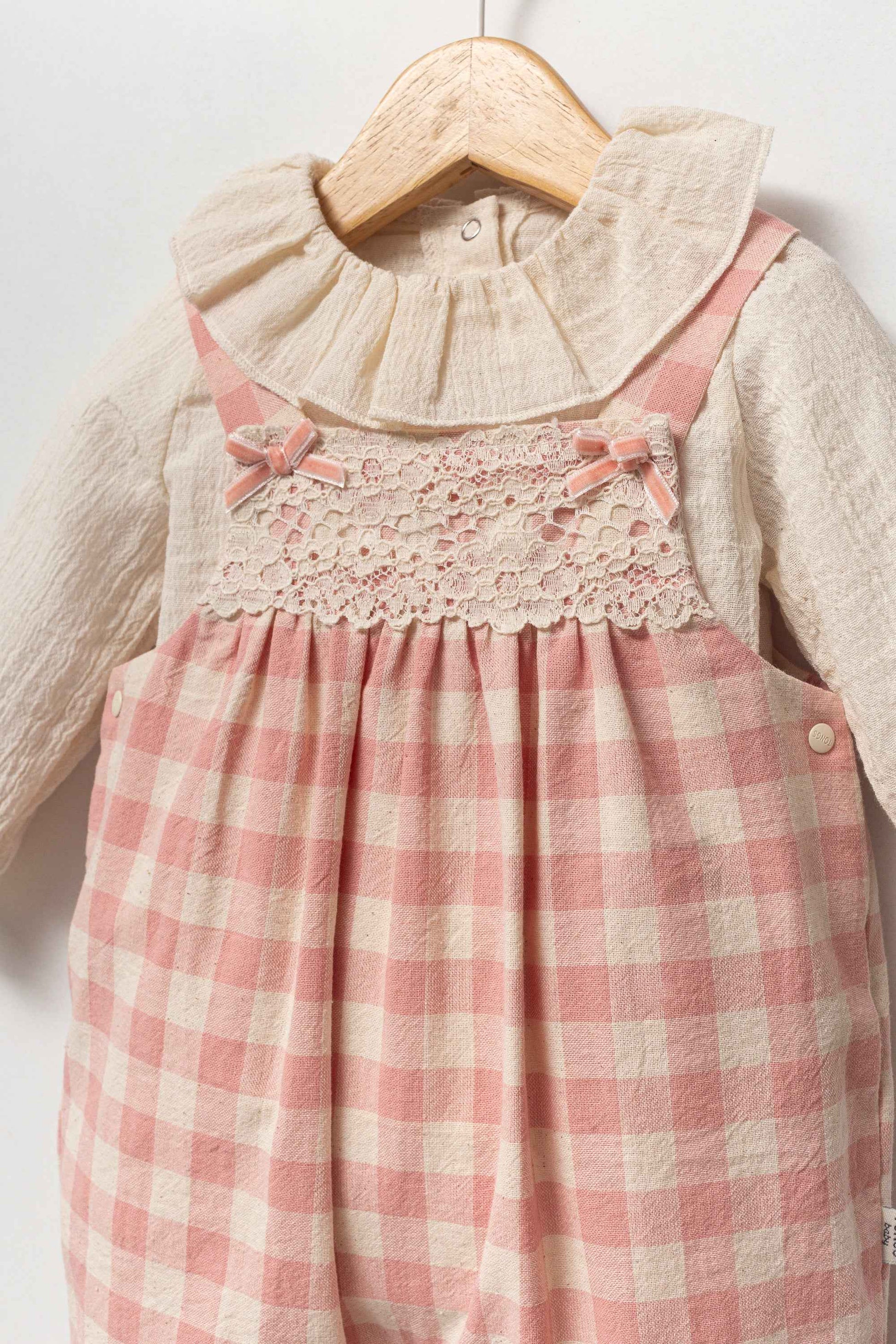 Salopette neonata con blusa e fascia coordinata