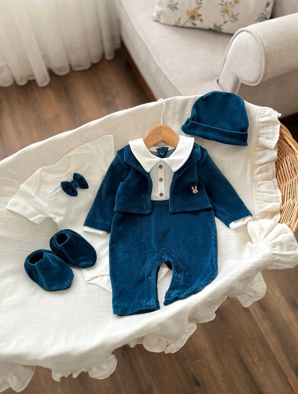 Completo Elegante Neonato Effetto Smoking in Velluto Blu - 5 Pezzi