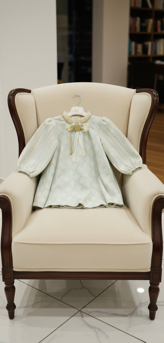 Abito bambina elegante jacquard celeste e panna – manica lunga con fiocco