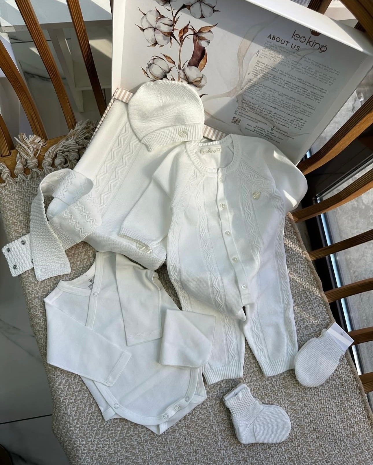 100% organic cotton knitted newborn birth set – Elegance and comfort – 8 pieces