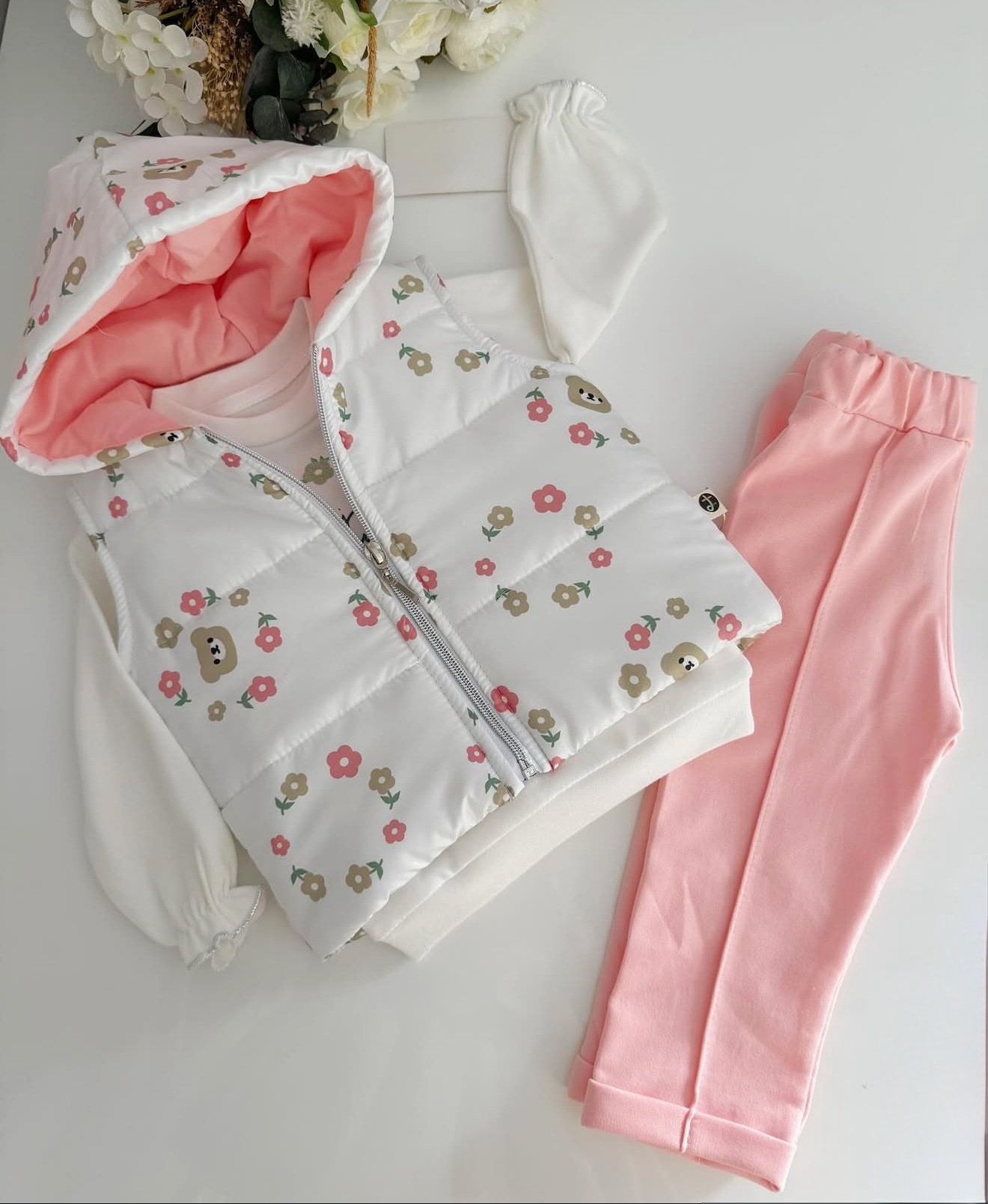 Completo neonata 3 pezzi con gilet imbottito