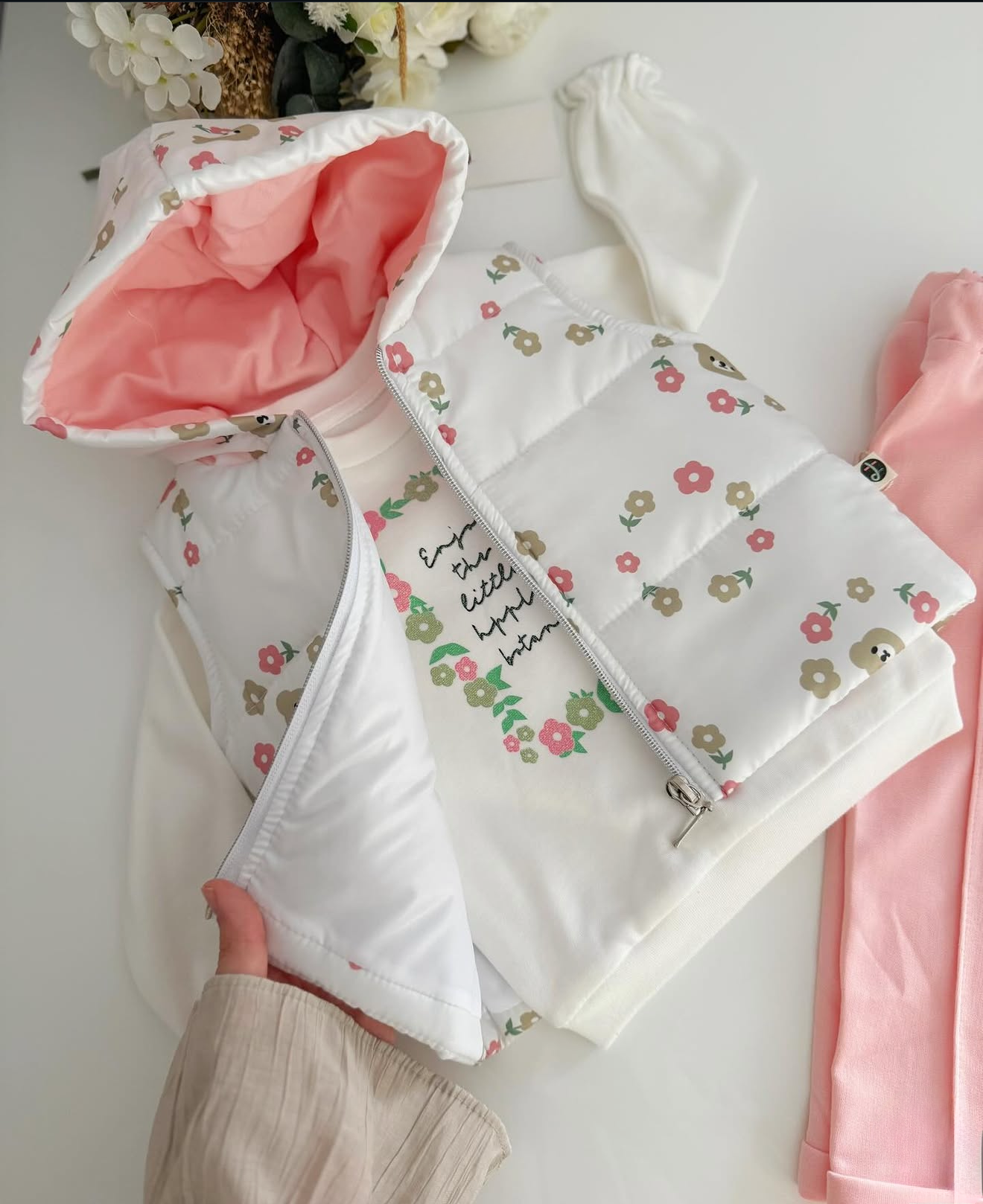 Completo neonata 3 pezzi con gilet imbottito