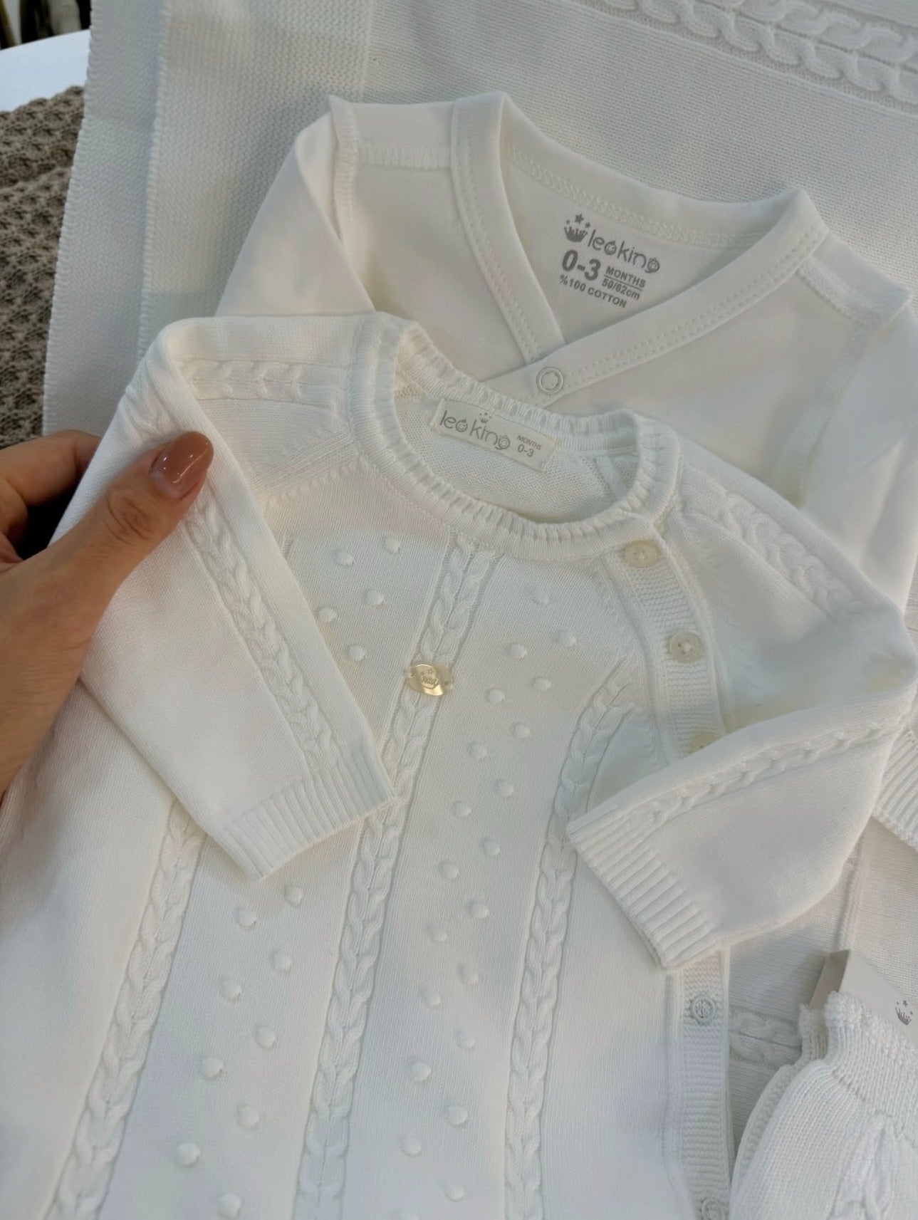 Newborn Knitted Set - 8 Pieces - Elegance and Comfort