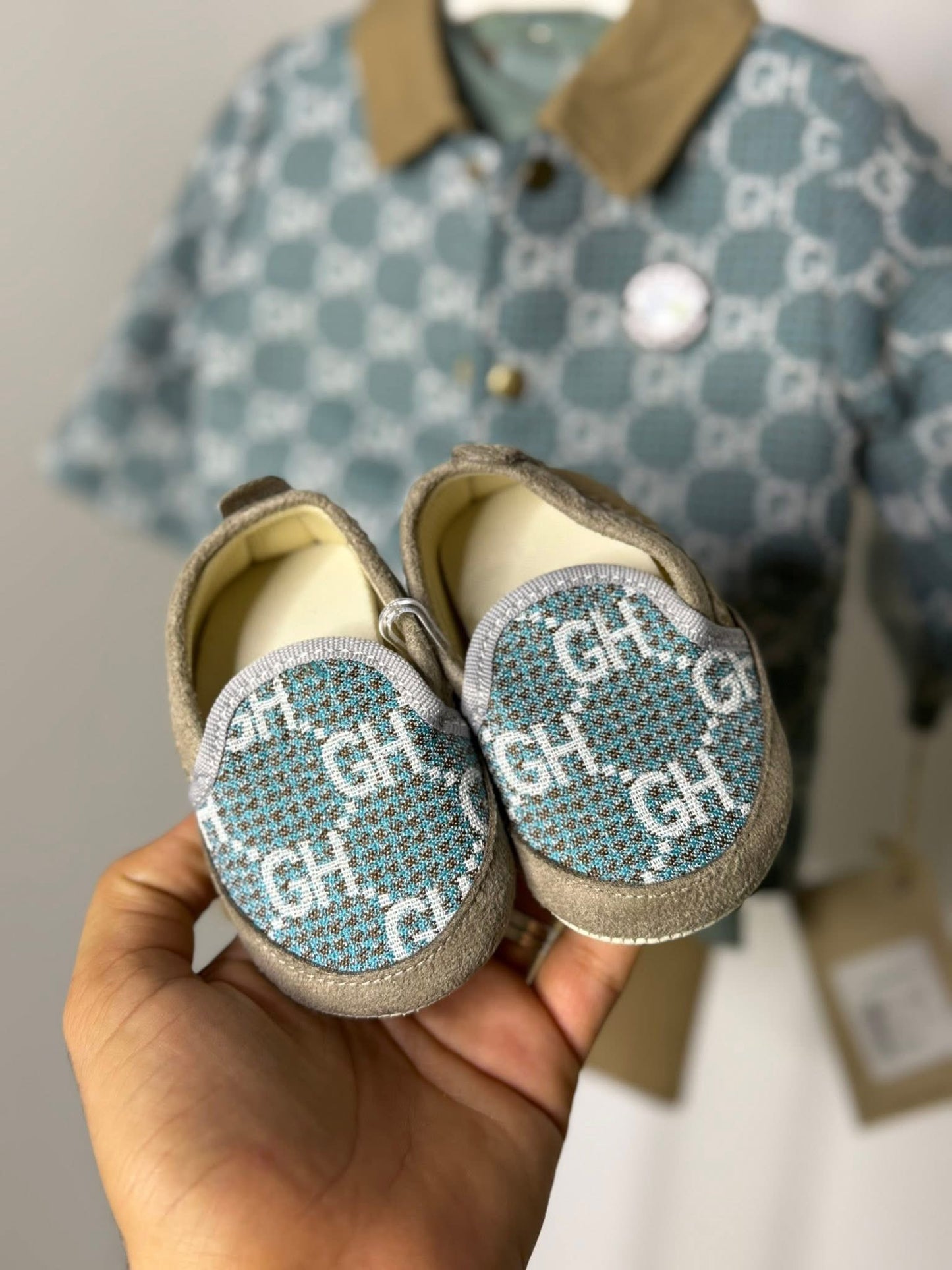 Completo neonato 4 pezzi con scarpette