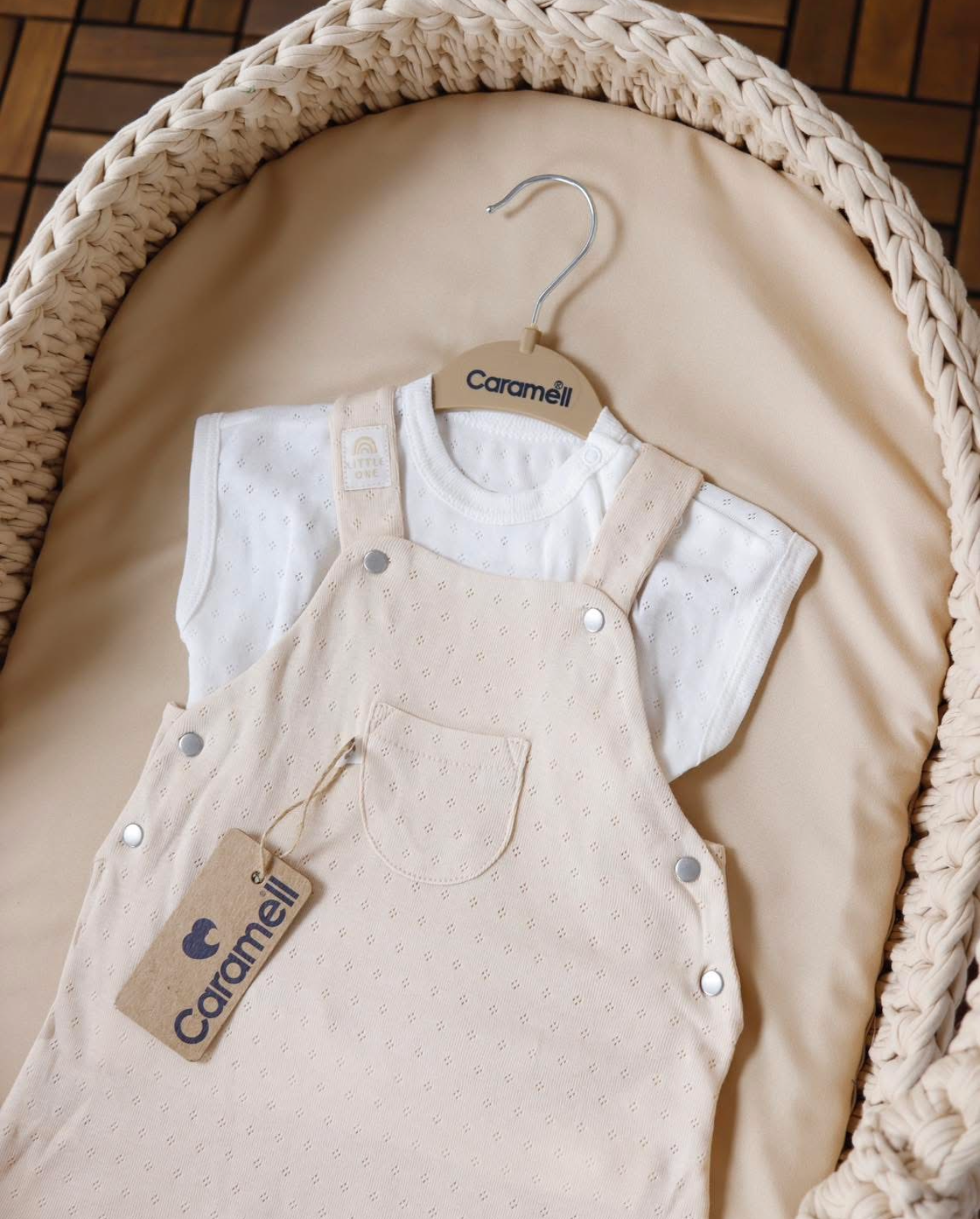 T-shirt and overalls set