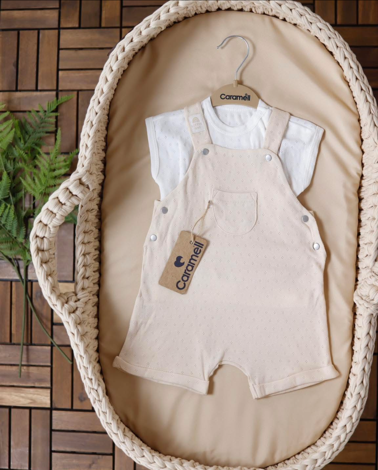 T-shirt and overalls set