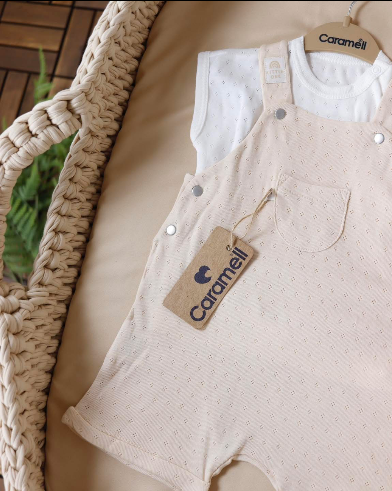 T-shirt and overalls set