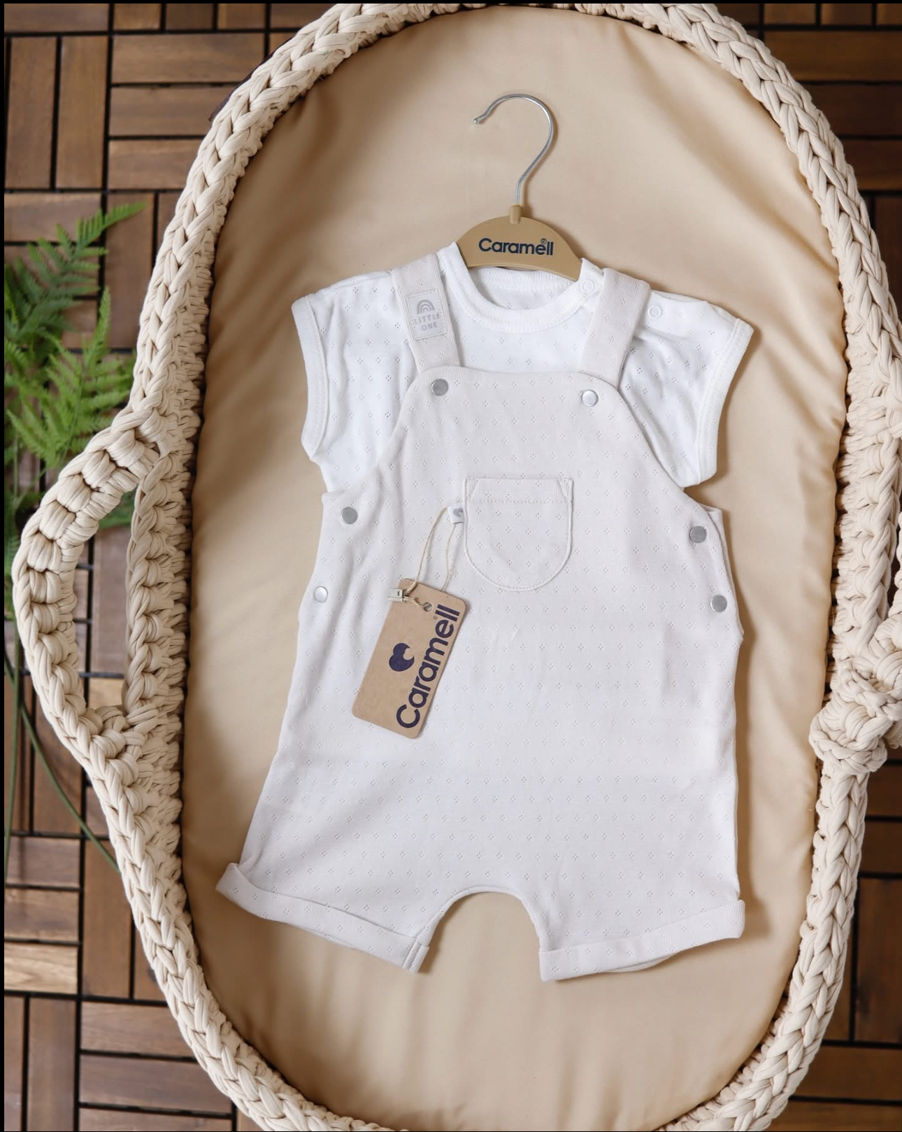 T-shirt and overalls set