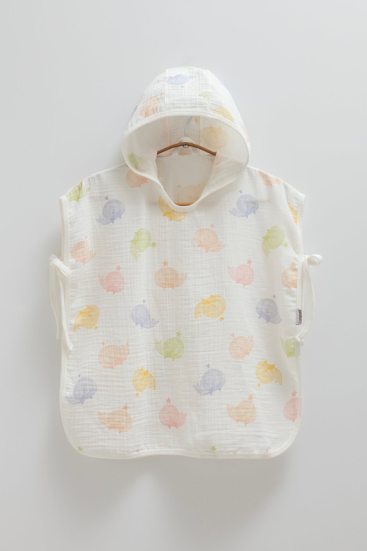 Poncho Mare e Bagno in Mussola di Cotone – Fantasia Balene Colorate