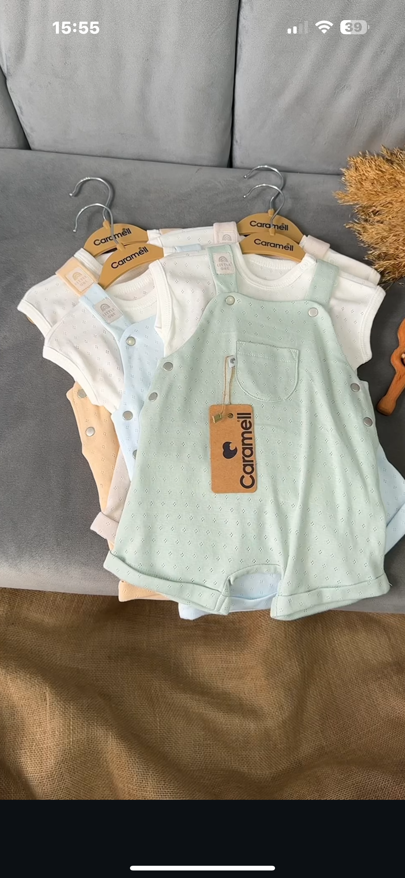 T-shirt and overalls set